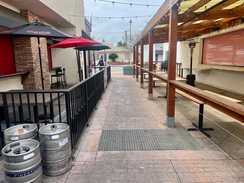 More Photos Of 16922 Bellflower Blvd, Bellflower Restaurant For Sale