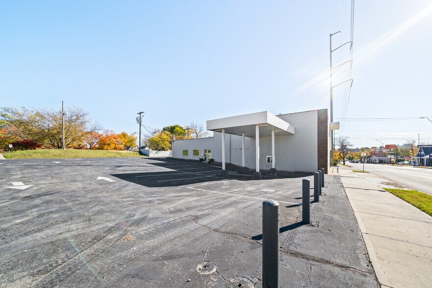 More Photos Of 6145 Troost Ave, Kansas City General Retail For Sale