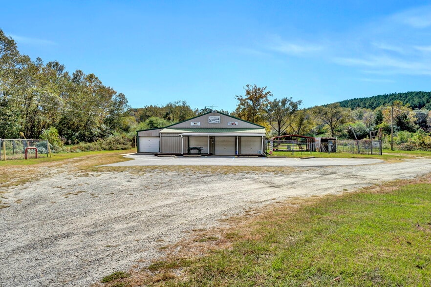 More Photos Of 4033 Geer Hwy, Cleveland General Retail For Sale