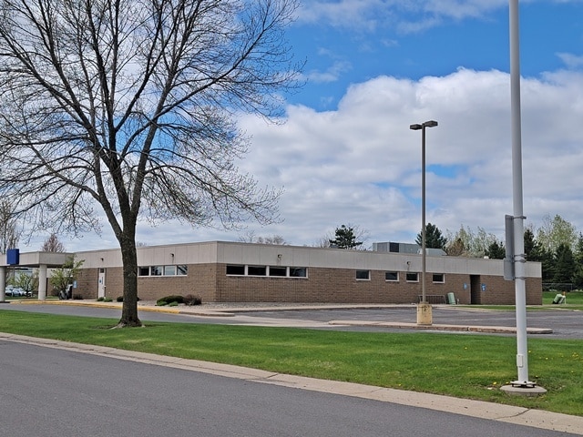 More Photos Of 123 Northridge St, Marshfield Medical For Sale