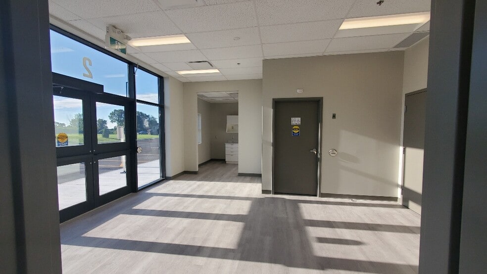 More Photos Of 1259 Centennial Dr, Kingston Distribution For Lease