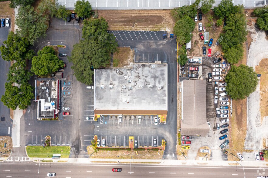 More Photos Of 1403-1419 W Brandon Blvd, Brandon General Retail For Lease