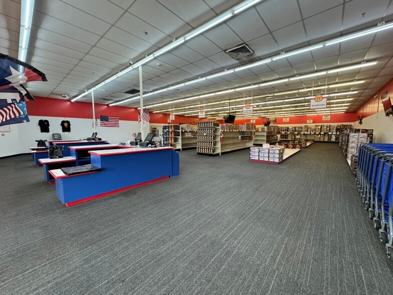 More Photos Of 651 Carey Ave, Hanover Township Freestanding For Lease