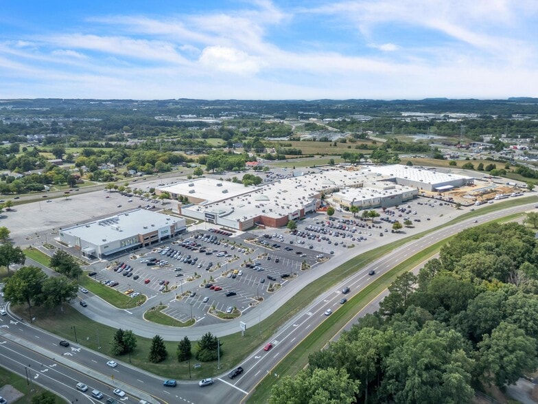 More Photos Of 197 Foothills Mall, Maryville Unknown For Lease