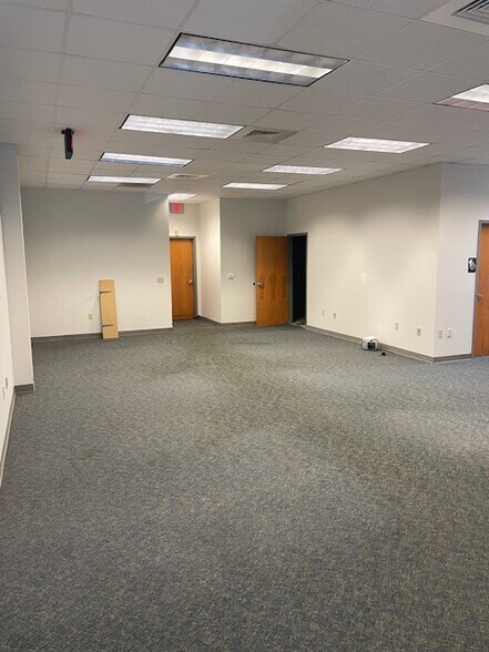 More Photos Of 5621 Departure Dr, Raleigh Light Distribution For Sale