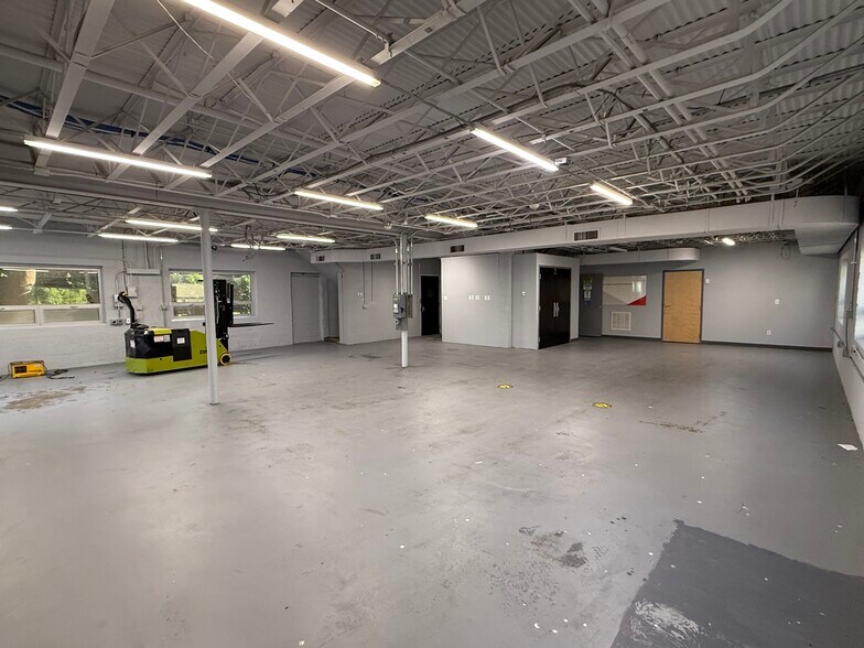 More Photos Of 53 Hancock St, Stratford Manufacturing For Lease