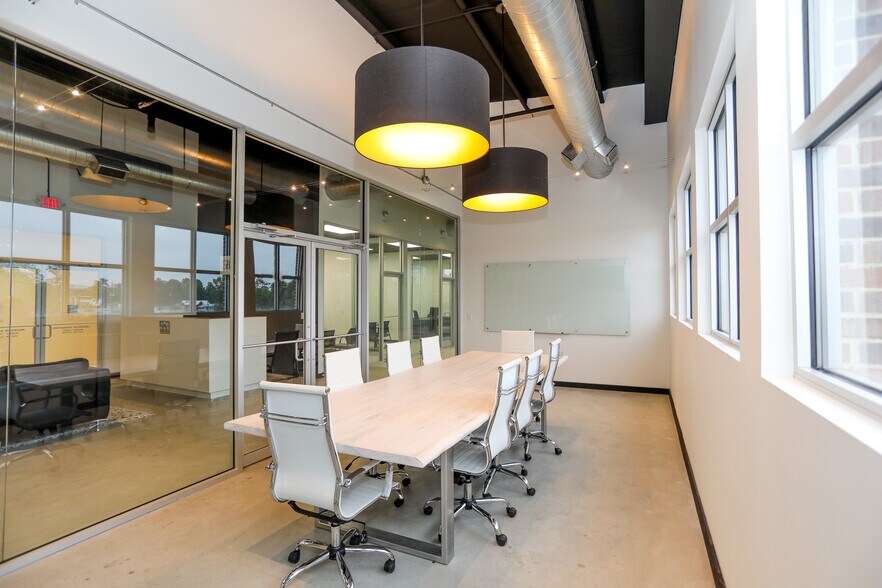 More Photos Of 525 Woodland Square Blvd, Conroe Coworking Space