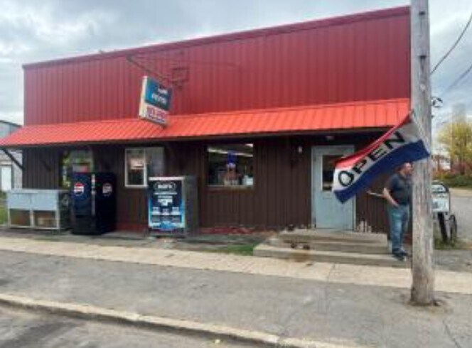 Primary Photo Of 1975-1977 New York 11C, North Lawrence Supermarket For Sale