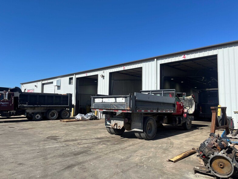 More Photos Of 941 66th Ave SW, Cedar Rapids Warehouse For Sale