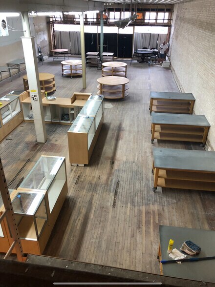 More Photos Of 419 Saint George St, Gonzales Storefront For Sale