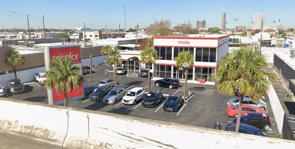 More Photos Of 5712 Southwest Fwy, Houston Auto Dealership For Lease