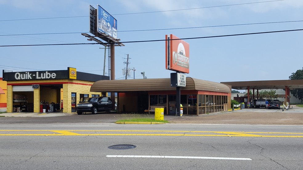More Photos Of 9 Pass Rd, Gulfport Carwash For Sale