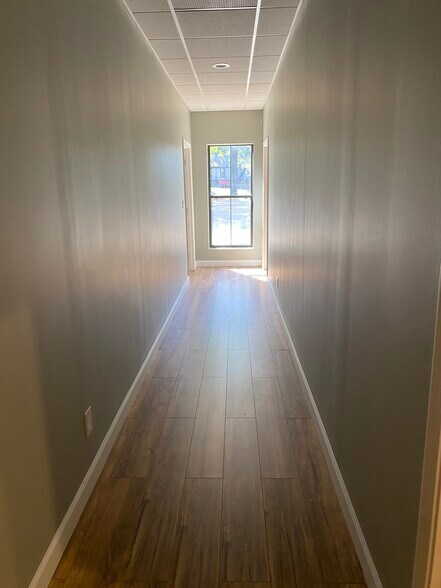 More Photos Of 4444 N Belleview Ave, Kansas City Unknown For Lease