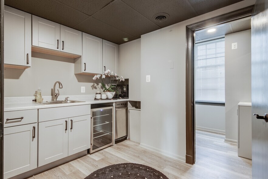 More Photos Of 111 Forbes St, Annapolis Office For Lease