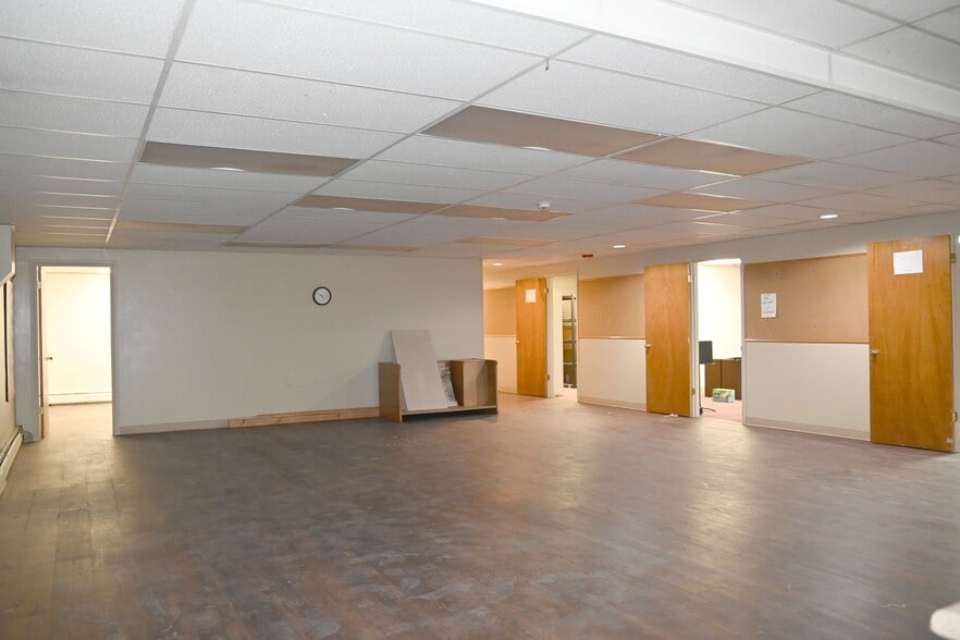 More Photos Of 7375 Samuel Dr, Denver Specialty For Sale