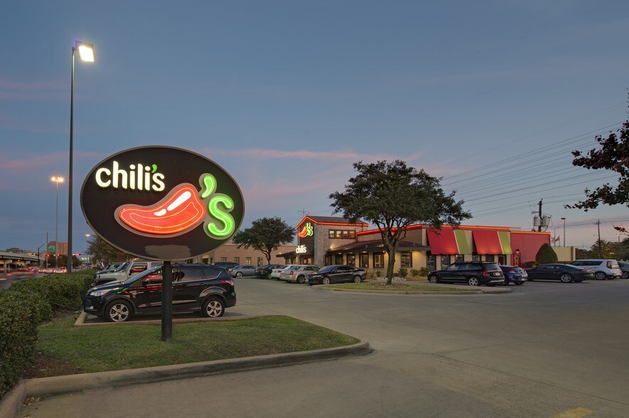 More Photos Of 3245-3285 Southwest Fwy, Houston Unknown For Lease