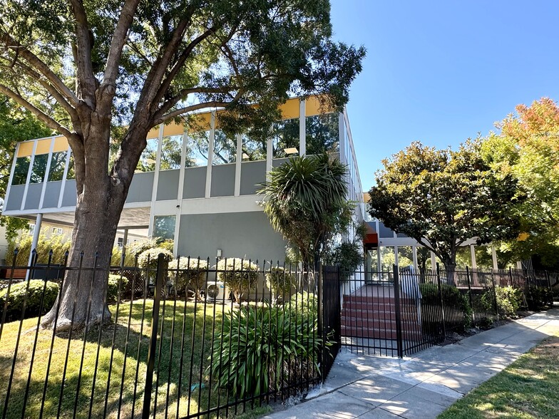 Primary Photo Of 4950 W Hamilton Ave, San Jose Office For Lease