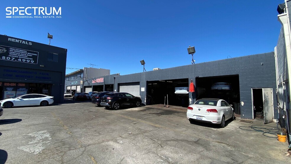 More Photos Of 21024 Sherman Way, Canoga Park Auto Repair For Lease