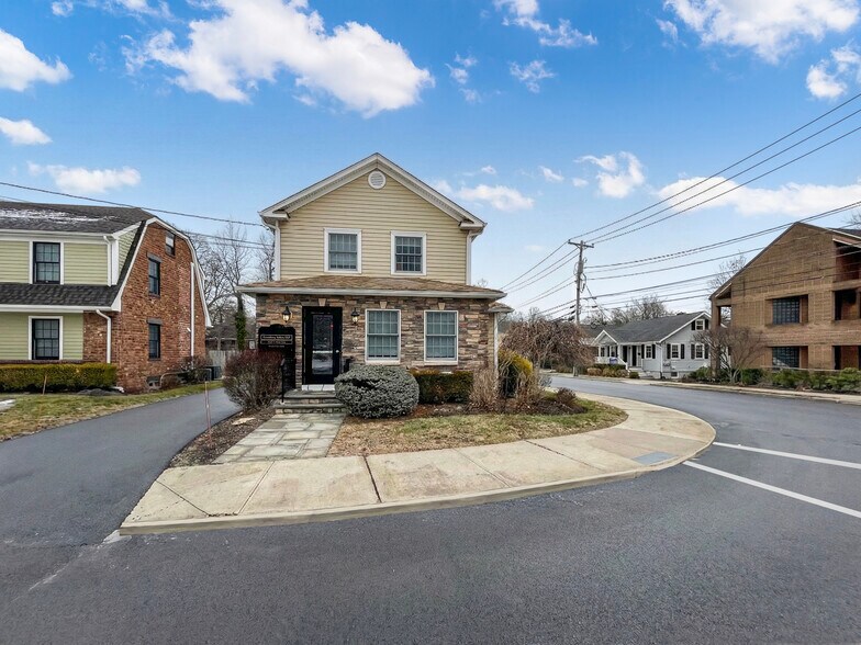 More Photos Of 146 Maple Ave, New City Office For Sale