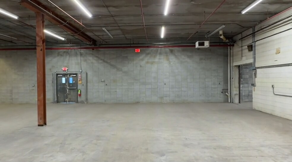 More Photos Of 36-60 Industrial pl, Middletown Manufacturing For Lease