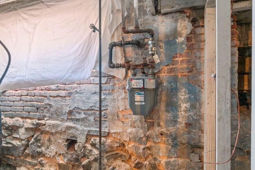 More Photos Of 210 E Lafayette Ave, Baltimore Apartments For Sale