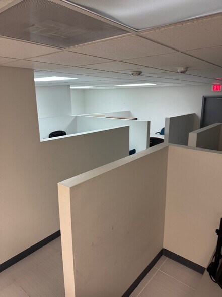 More Photos Of 16666 NE 19th Ave, North Miami Beach Office For Lease