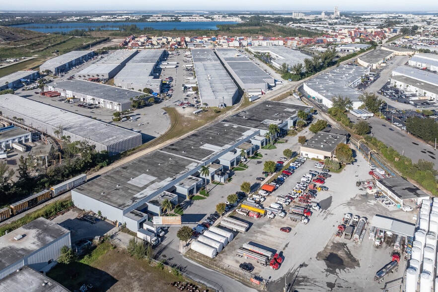 More Photos Of 9970 NW 89th Ct, Medley Warehouse For Lease