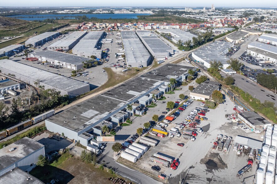 More Photos Of 9970 NW 89th Ct, Medley Warehouse For Lease
