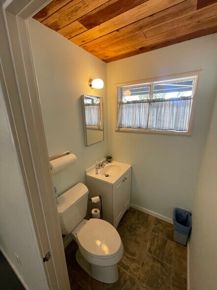 More Photos Of 639 5th St, Woodland Warehouse For Sale