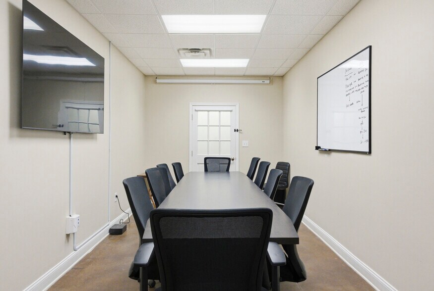 More Photos Of 2321 Hope Mills Rd, Fayetteville Unknown For Lease