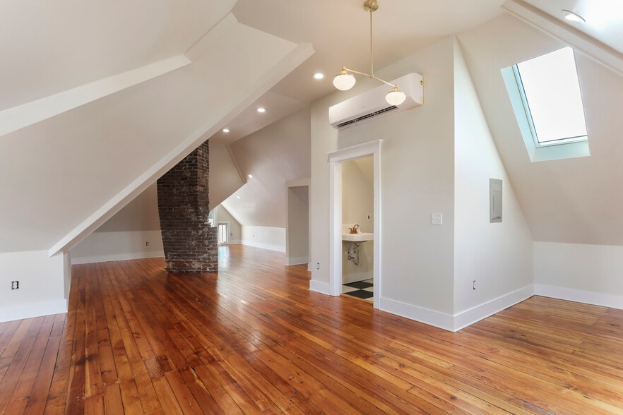 More Photos Of 408 W King St, Martinsburg Loft Creative Space For Lease