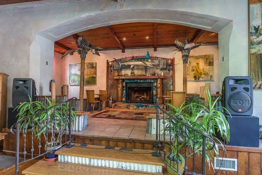 More Photos Of 1105 N Topanga Canyon Blvd, Topanga Restaurant For Sale