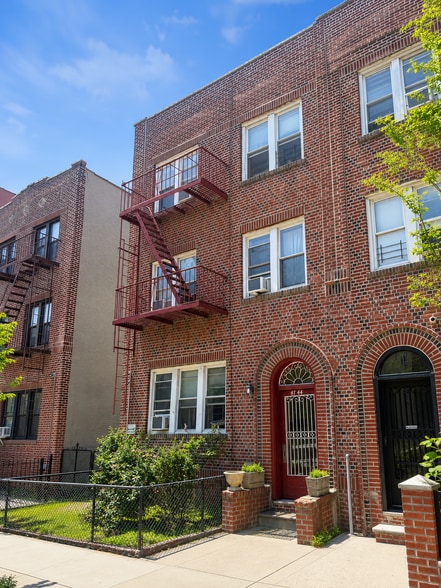 More Photos Of 47-44 44th St, Flushing Apartments For Sale