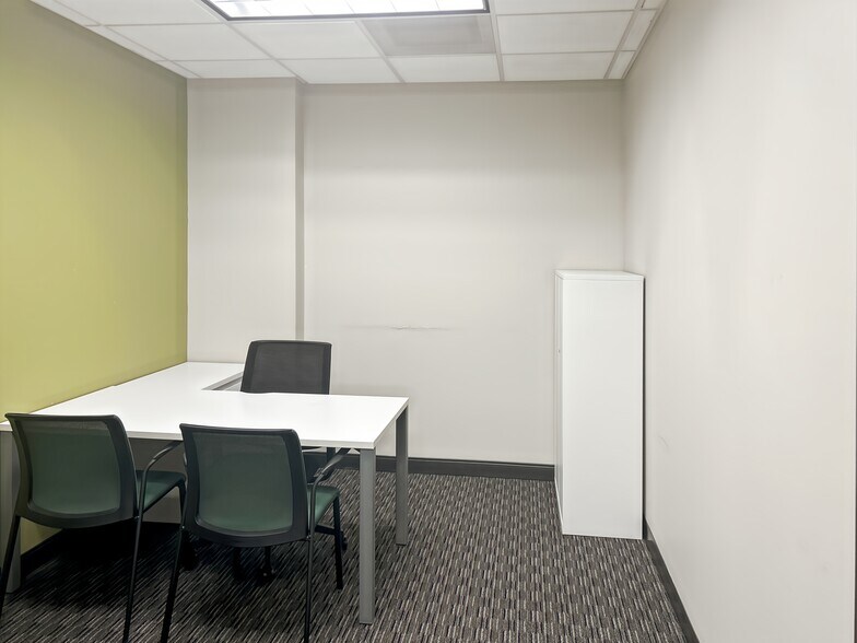More Photos Of 999 Waterside Dr, Norfolk Coworking Space