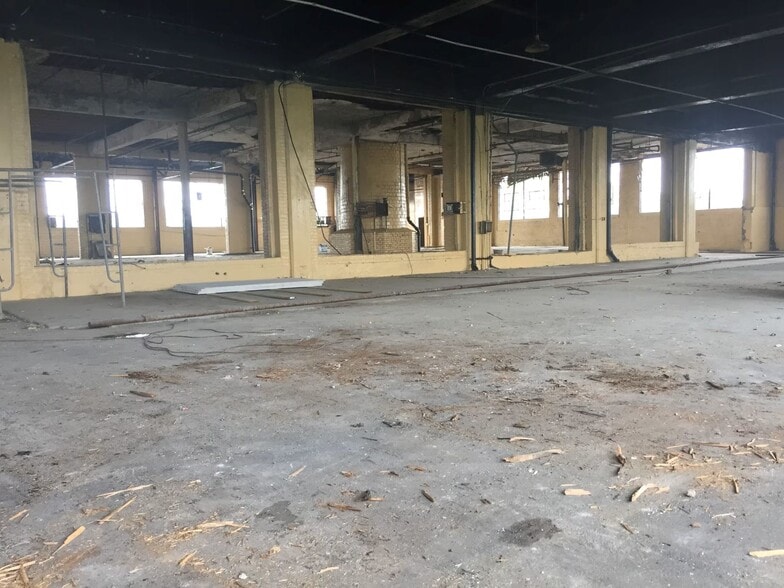 More Photos Of 2427-2435 W York St, Philadelphia Manufacturing For Sale
