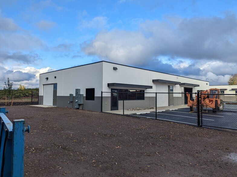 More Photos Of 27312 NE 10th Ave, Ridgefield Warehouse For Sale