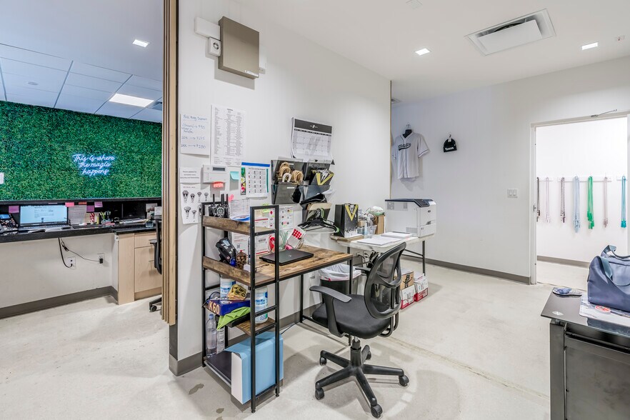 More Photos Of 1014 N Dixie Hwy, Lake Worth Beach Loft Creative Space For Sale