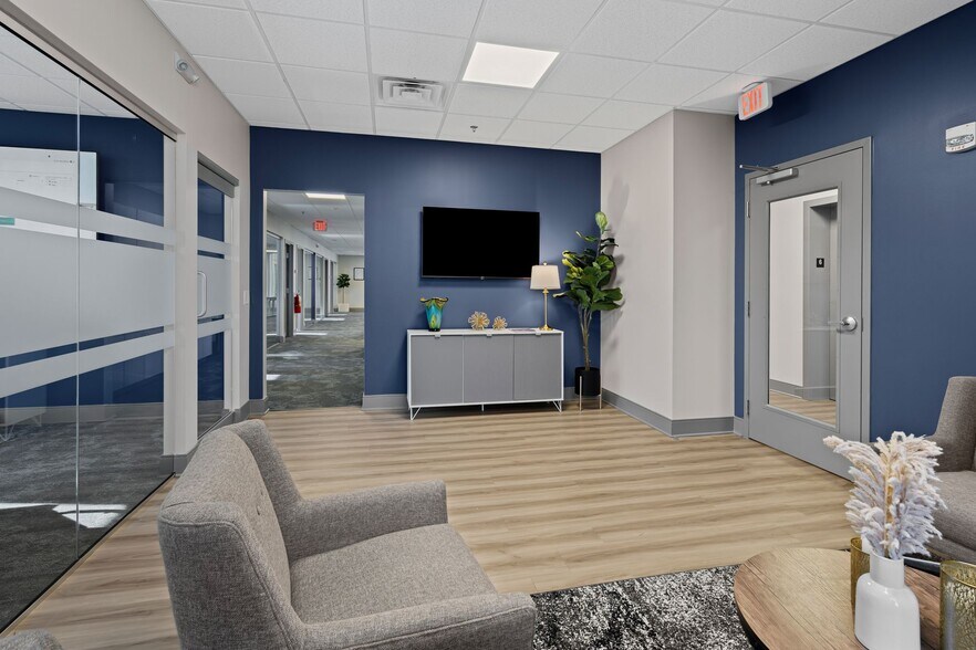 More Photos Of 300 James Robertson Pky, Nashville Office Residential For Lease