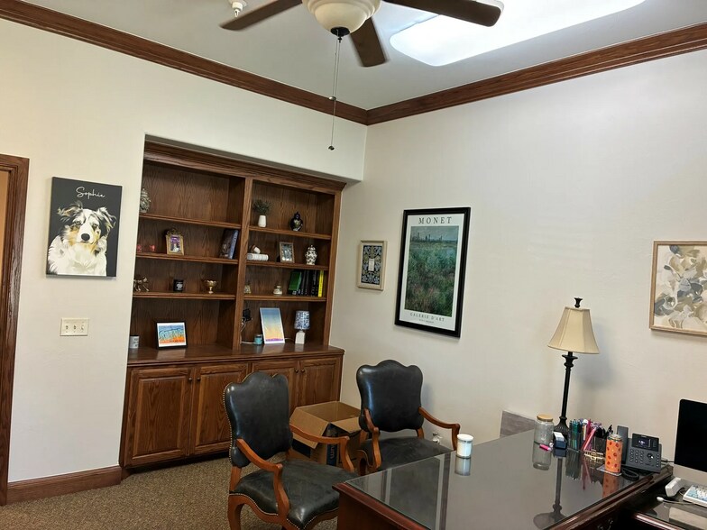 More Photos Of 1425 S Fretz Ave, Edmond Office For Sale