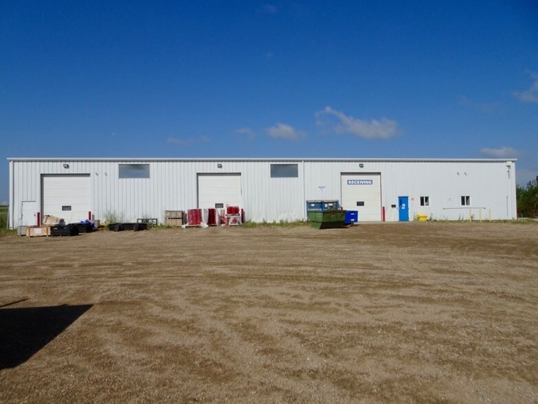 More Photos Of 4604 62nd Ave, Lloydminster Warehouse For Lease