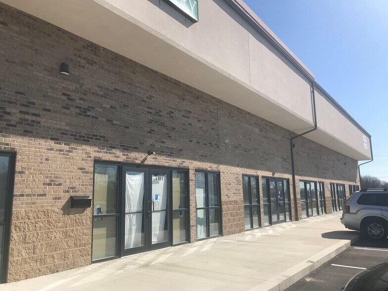 More Photos Of 8511 Madison Ave, Indianapolis Storefront Retail Office For Lease