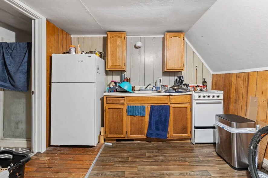 More Photos Of 13 Hodskin St, Canton Apartments For Sale