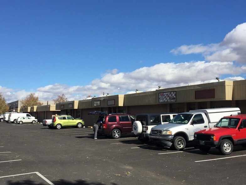 More Photos Of 397-399 Greg St, Sparks Light Distribution For Lease