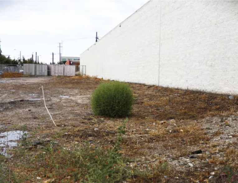 More Photos Of Prime Pasadena Commercial Land | ±24,390 SF | Corner Location, Pasadena Land For Lease