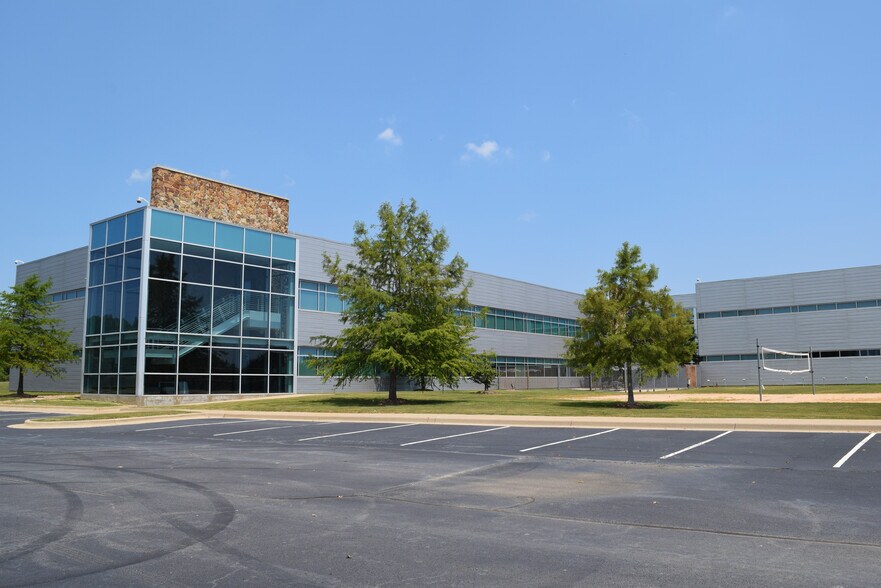 More Photos Of 355 Ledgelawn Dr, Conway Office For Lease