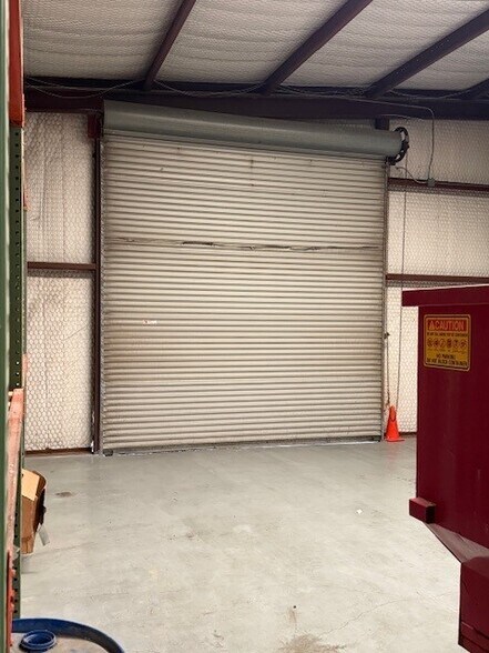More Photos Of 103 Industrial Dr, Waxahachie Warehouse For Lease