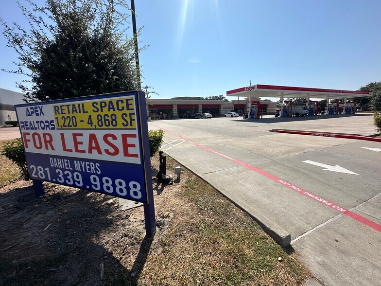 More Photos Of 6953 W Tidwell Rd, Houston Storefront Retail Office For Lease