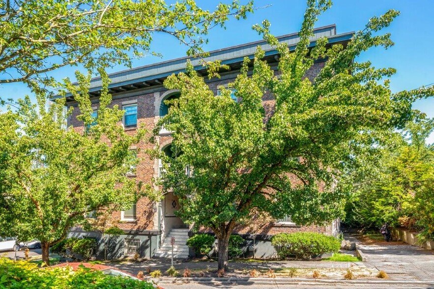 More Photos Of 1052 E Thomas St, Seattle Apartments For Sale