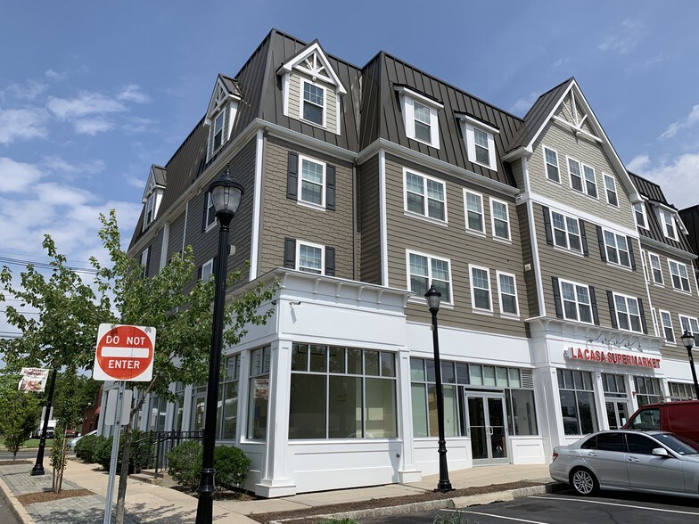 More Photos Of 727 Franklin Blvd, Somerset Apartments For Lease