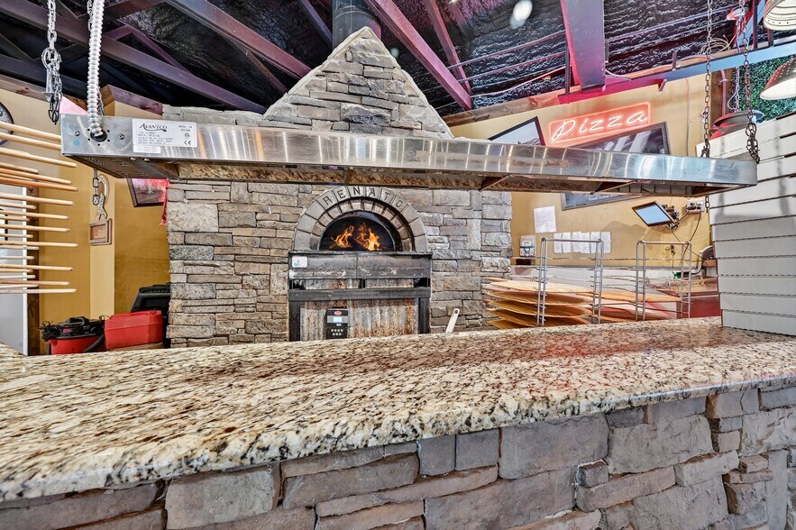More Photos Of 301 N 1st St, Madill Restaurant For Sale